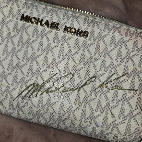 White Michael Kors Wallet/Wristlet - Picture 2 of 5